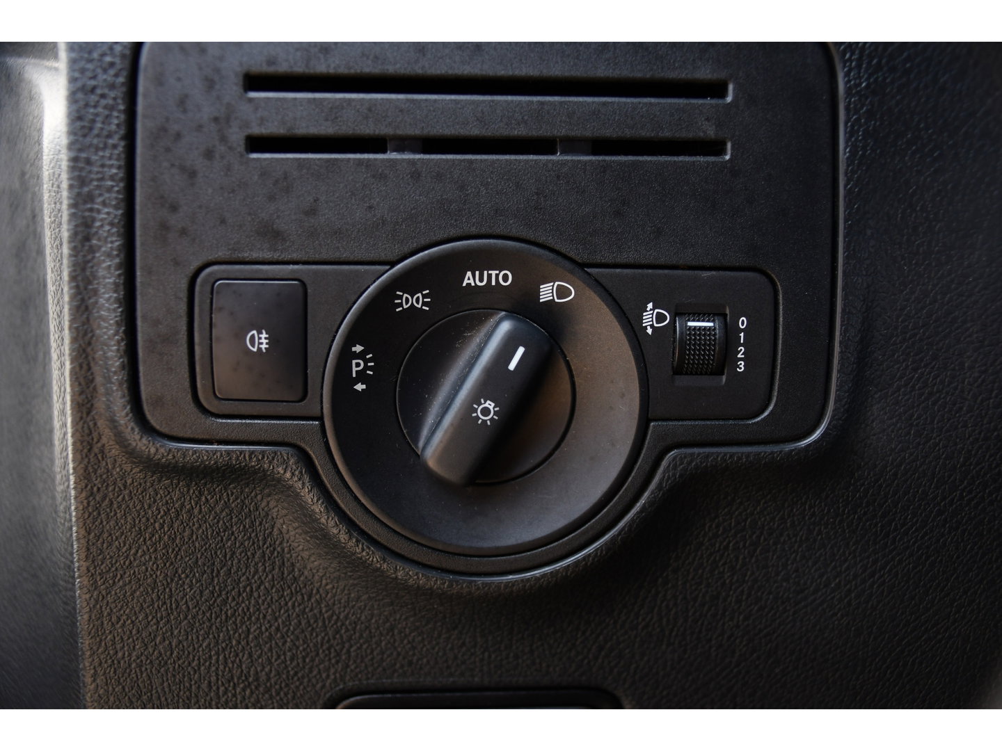Mercedes-Benz Vito 114 CDI L2 Edition Camera, Cruise, Standkachel, Automaat, Trekhaak, 143pk, Multimedia, Stoelverwarming, Uniek!
