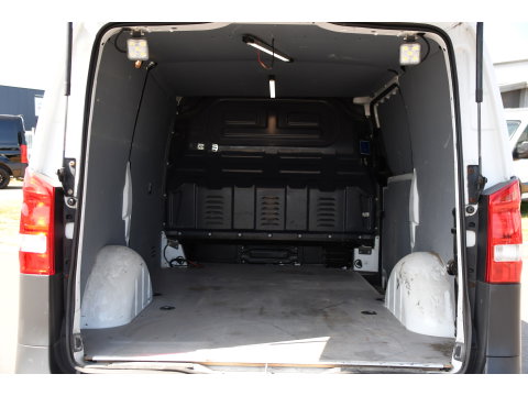 Mercedes-Benz Vito 114 CDI L2 Edition Camera, Cruise, Standkachel, Automaat, Trekhaak, 143pk, Multimedia, Stoelverwarming, Uniek!