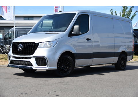Mercedes-Benz Sprinter 317 1.9 CDI L2H1 AMG Edition Camera, Cruise, Carplay, Stoelverwarming, Clima, Geveerde Stoel, Automaat, Multimedia, Uniek!