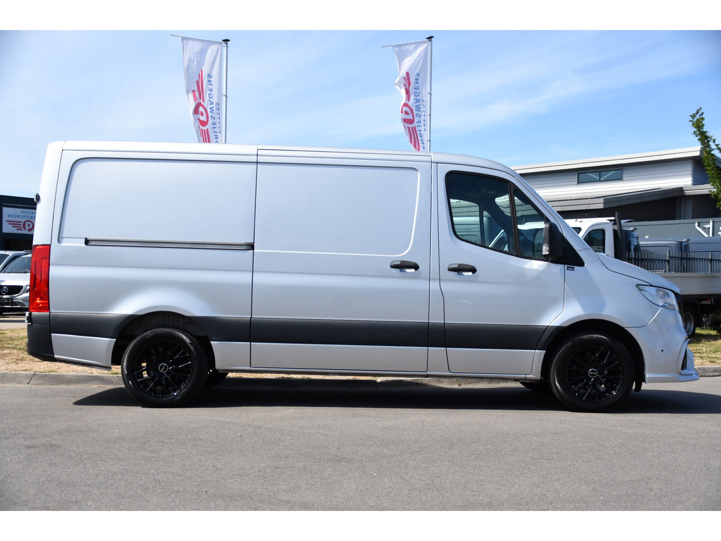 Mercedes-Benz Sprinter 317 1.9 CDI L2H1 AMG Edition Camera, Cruise, Carplay, Stoelverwarming, Clima, Geveerde Stoel, Automaat, Multimedia, Uniek!