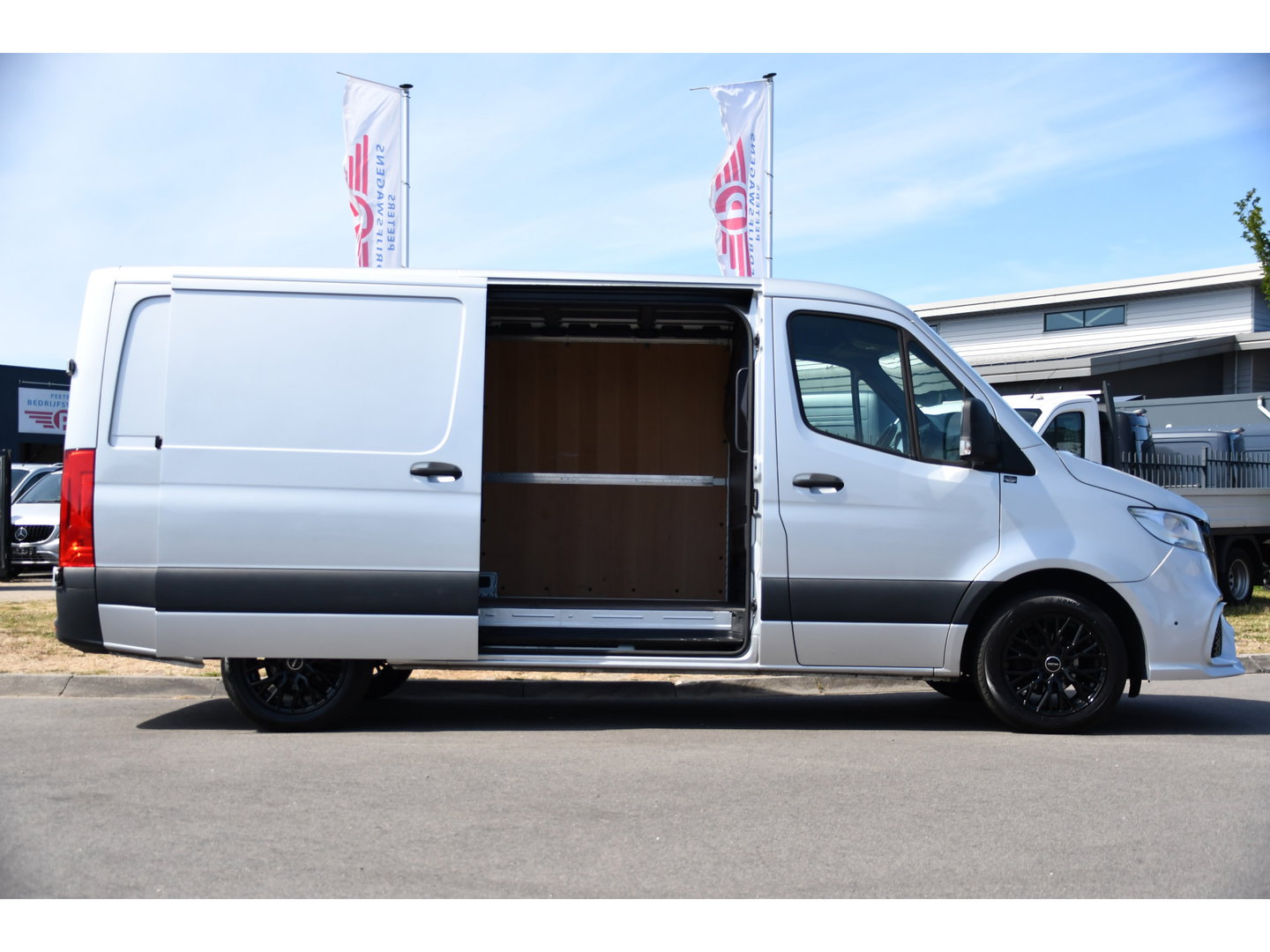Mercedes-Benz Sprinter 317 1.9 CDI L2H1 AMG Edition Camera, Cruise, Carplay, Stoelverwarming, Clima, Geveerde Stoel, Automaat, Multimedia, Uniek!