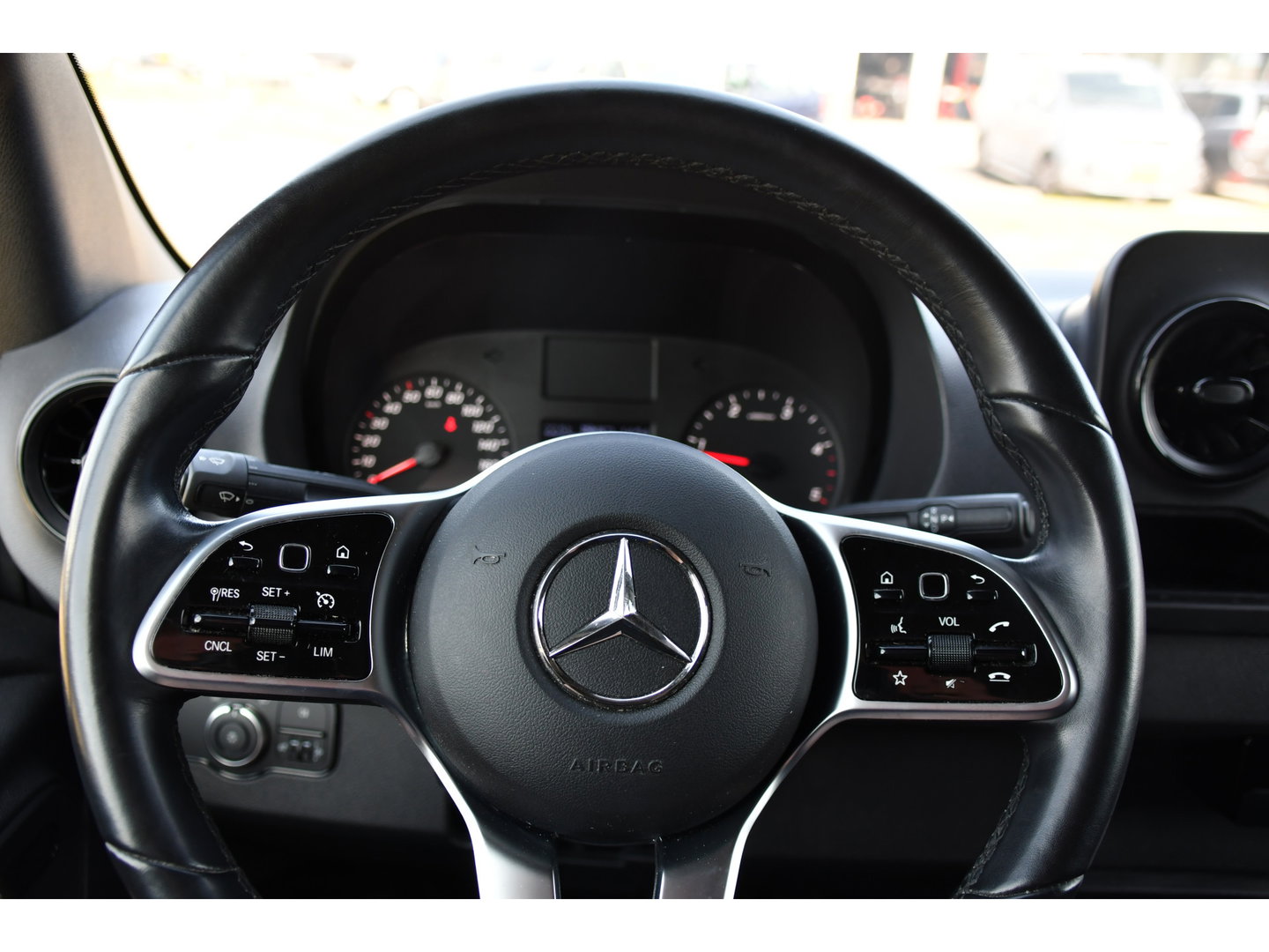 Mercedes-Benz Sprinter 317 1.9 CDI L2H1 AMG Edition Camera, Cruise, Carplay, Stoelverwarming, Clima, Geveerde Stoel, Automaat, Multimedia, Uniek!