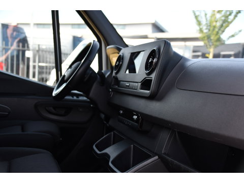 Mercedes-Benz Sprinter 317 1.9 CDI L2H1 AMG Edition Camera, Cruise, Carplay, Stoelverwarming, Clima, Geveerde Stoel, Automaat, Multimedia, Uniek!