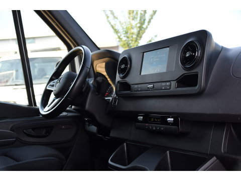 Mercedes-Benz Sprinter 317 1.9 CDI L2H1 AMG Edition Camera, Cruise, Carplay, Stoelverwarming, Clima, Geveerde Stoel, Automaat, Multimedia, Uniek!