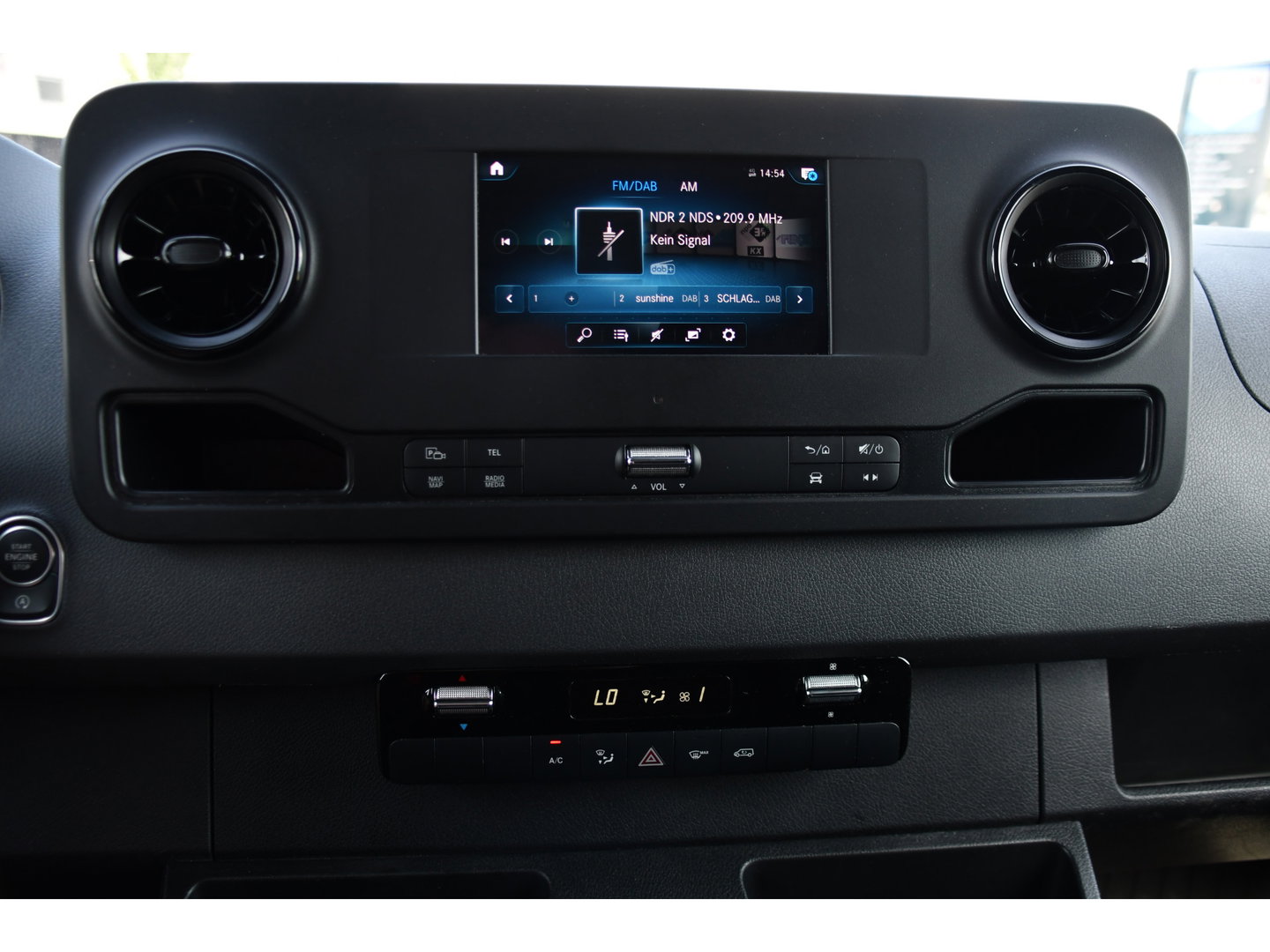 Mercedes-Benz Sprinter 317 1.9 CDI L2H1 AMG Edition Camera, Cruise, Carplay, Stoelverwarming, Clima, Geveerde Stoel, Automaat, Multimedia, Uniek!