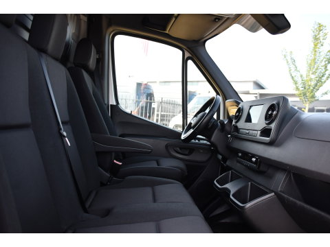 Mercedes-Benz Sprinter 317 1.9 CDI L2H1 AMG Edition Camera, Cruise, Carplay, Stoelverwarming, Clima, Geveerde Stoel, Automaat, Multimedia, Uniek!