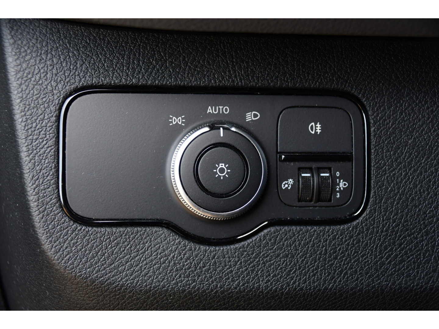 Mercedes-Benz Sprinter 317 1.9 CDI L2H1 AMG Edition Camera, Cruise, Carplay, Stoelverwarming, Clima, Geveerde Stoel, Automaat, Multimedia, Uniek!