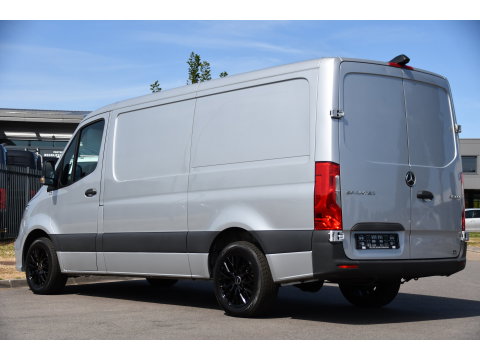 Mercedes-Benz Sprinter 317 1.9 CDI L2H1 AMG Edition Camera, Cruise, Carplay, Stoelverwarming, Clima, Geveerde Stoel, Automaat, Multimedia, Uniek!