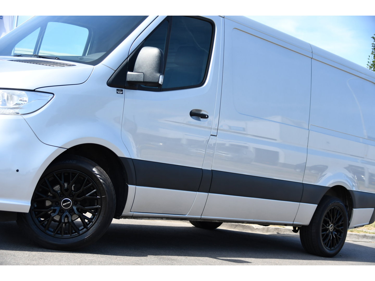 Mercedes-Benz Sprinter 317 1.9 CDI L2H1 AMG Edition Camera, Cruise, Carplay, Stoelverwarming, Clima, Geveerde Stoel, Automaat, Multimedia, Uniek!