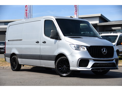 Mercedes-Benz Sprinter 317 1.9 CDI L2H1 AMG Edition Camera, Cruise, Carplay, Stoelverwarming, Clima, Geveerde Stoel, Automaat, Multimedia, Uniek!