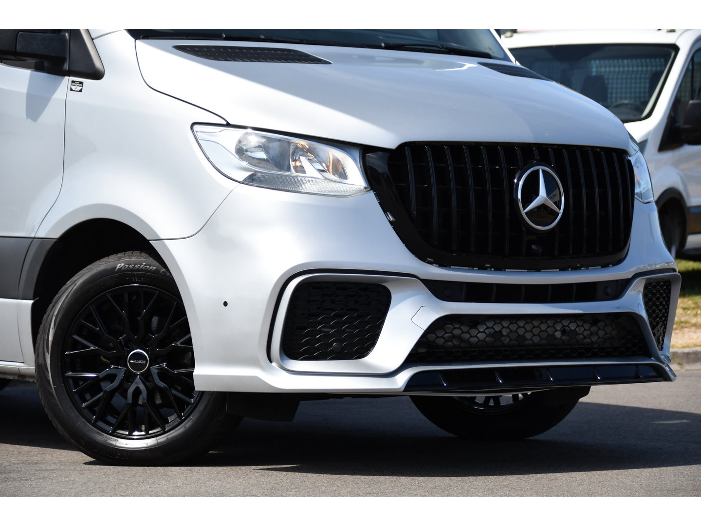 Mercedes-Benz Sprinter 317 1.9 CDI L2H1 AMG Edition Camera, Cruise, Carplay, Stoelverwarming, Clima, Geveerde Stoel, Automaat, Multimedia, Uniek!