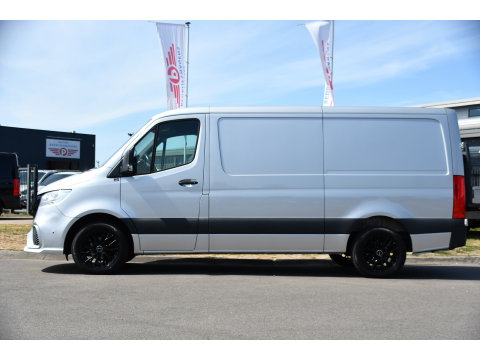 Mercedes-Benz Sprinter 317 1.9 CDI L2H1 AMG Edition Camera, Cruise, Carplay, Stoelverwarming, Clima, Geveerde Stoel, Automaat, Multimedia, Uniek!