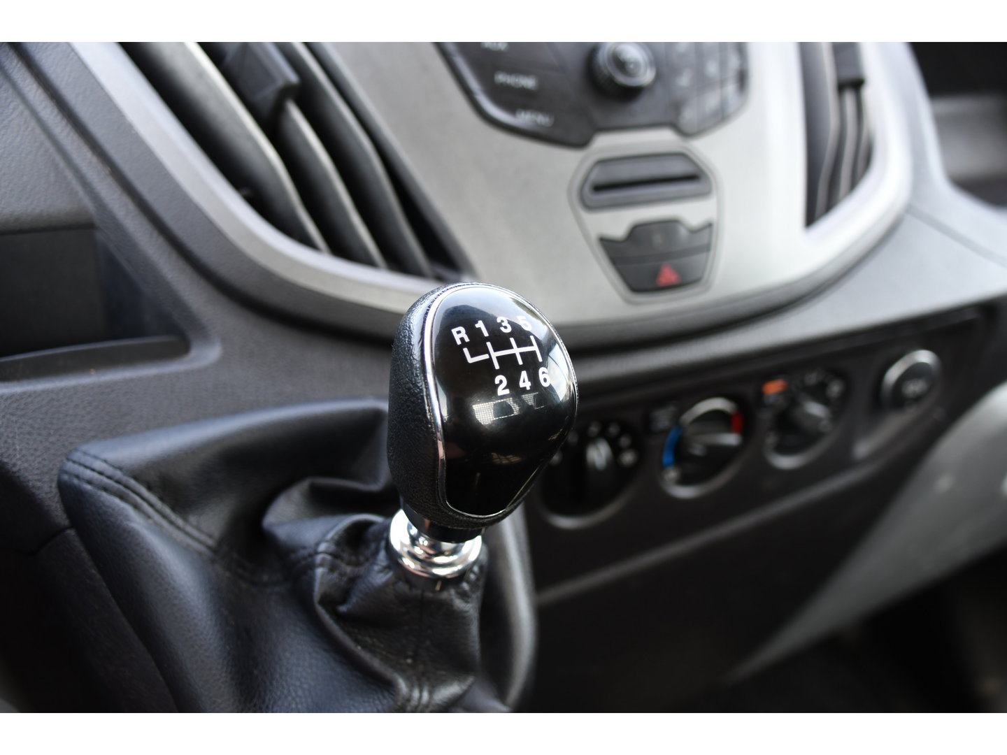 Ford Transit 350 2.0 TDCI L4H1 Openlaadbak Airco, Radio, 130pk, Pick-up, Uniek!