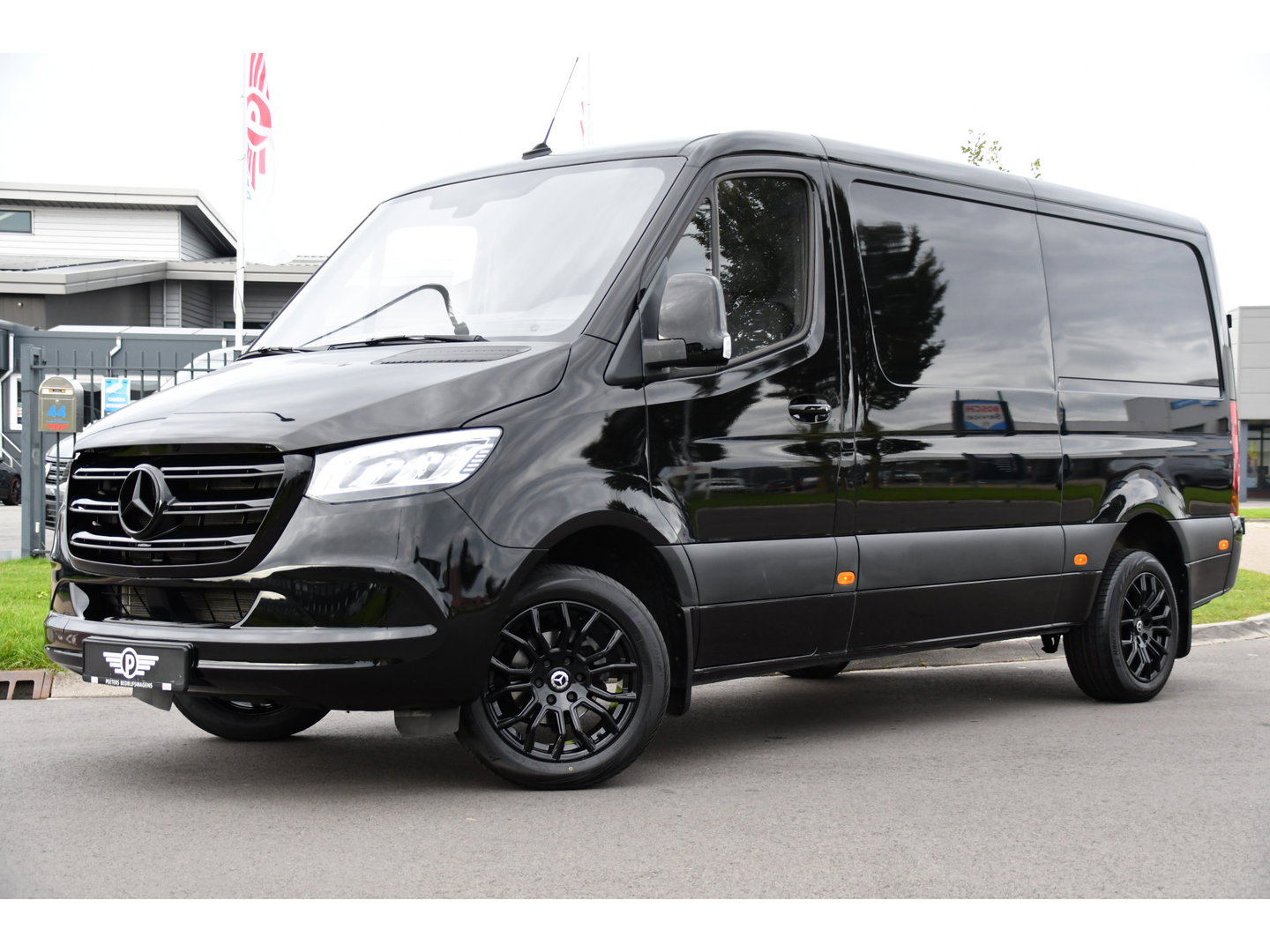 Mercedes-Benz Sprinter 317 1.9 CDI L2H1 RWD Black Edition Camera, Cruise, Carplay, 170pk, Automaat, LED, Multimedia,  Stoelverwarming, UNIEK