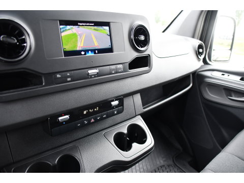 Mercedes-Benz Sprinter 317 1.9 CDI L2H1 RWD Black Edition Camera, Cruise, Carplay, 170pk, Automaat, LED, Multimedia,  Stoelverwarming, UNIEK