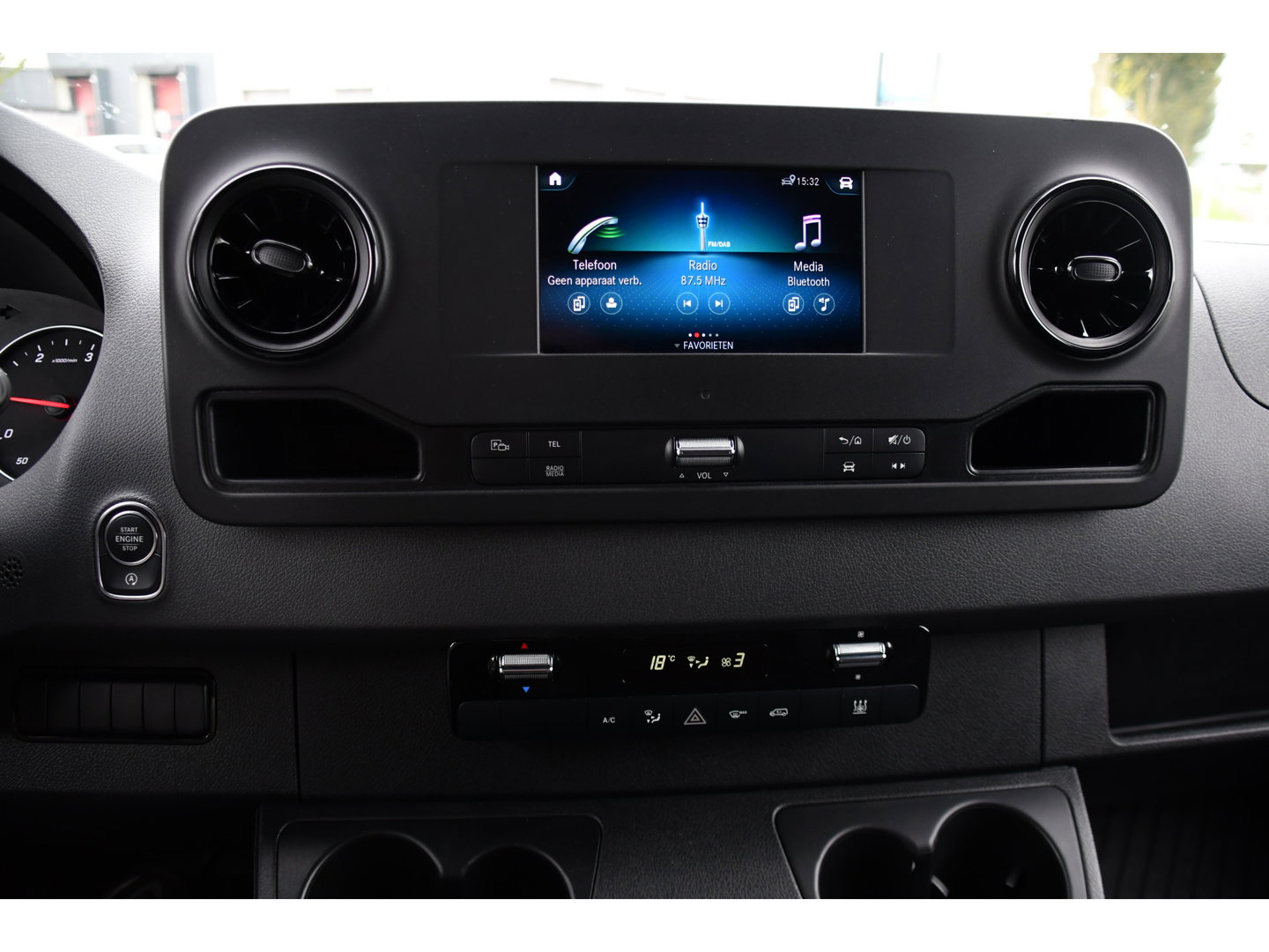Mercedes-Benz Sprinter 317 1.9 CDI L2H1 RWD Black Edition Camera, Cruise, Carplay, 170pk, Automaat, LED, Multimedia,  Stoelverwarming, UNIEK