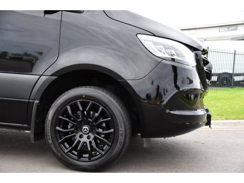 Mercedes-Benz Sprinter 317 1.9 CDI L2H1 RWD Black Edition Camera, Cruise, Carplay, 170pk, Automaat, LED, Multimedia,  Stoelverwarming, UNIEK
