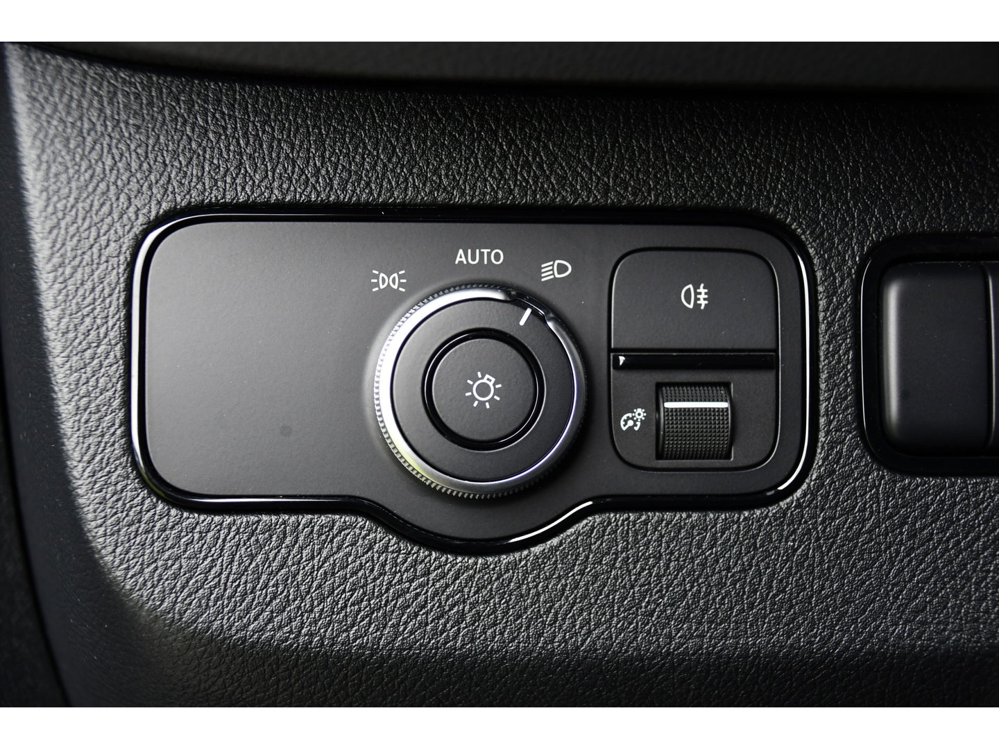 Mercedes-Benz Sprinter 317 1.9 CDI L2H1 RWD Black Edition Camera, Cruise, Carplay, 170pk, Automaat, LED, Multimedia,  Stoelverwarming, UNIEK