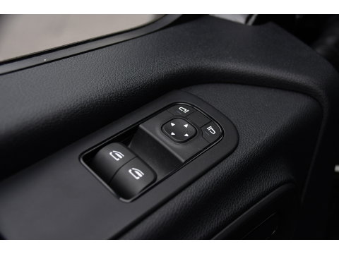 Mercedes-Benz Sprinter 317 1.9 CDI L2H1 RWD Black Edition Camera, Cruise, Carplay, 170pk, Automaat, LED, Multimedia,  Stoelverwarming, UNIEK