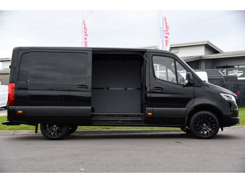 Mercedes-Benz Sprinter 317 1.9 CDI L2H1 RWD Black Edition Camera, Cruise, Carplay, 170pk, Automaat, LED, Multimedia,  Stoelverwarming, UNIEK