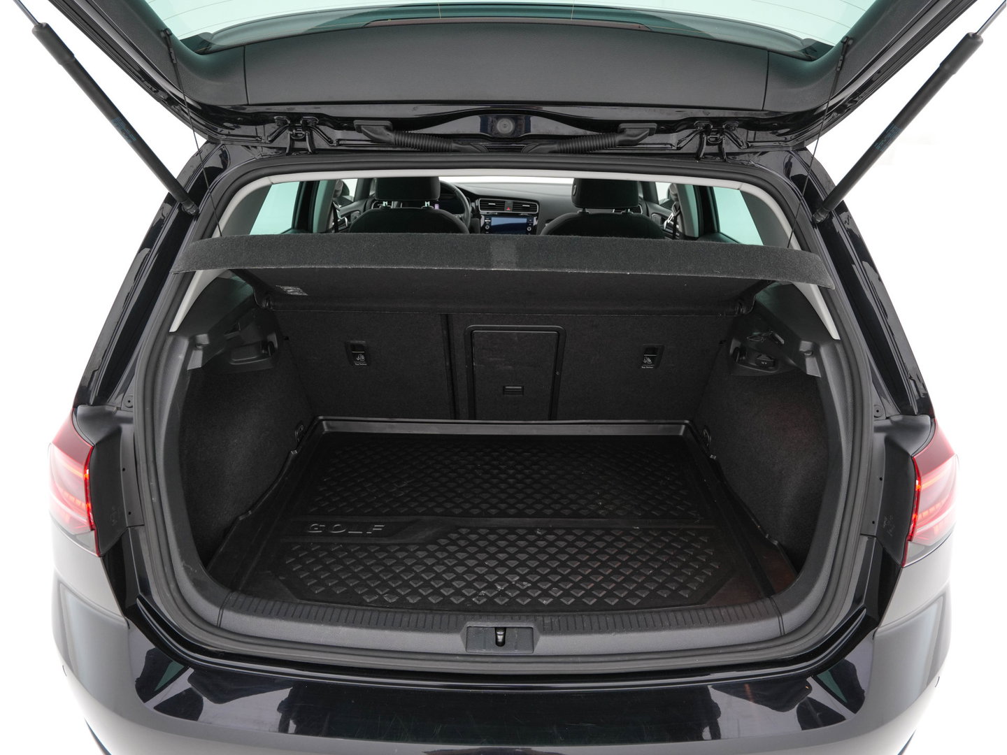 Volkswagen Golf 1.6 TDI R-Line Highline Business Aut. *PANO | MICROFIBRE | ADAPTIVE-CRUISE | DIGI-COCKPIT | HEATED-SPORTSEATS | PRIVACY-GLASS | NAVI-FULLMAP | ECC | PARKPILOT | 18''ALU*