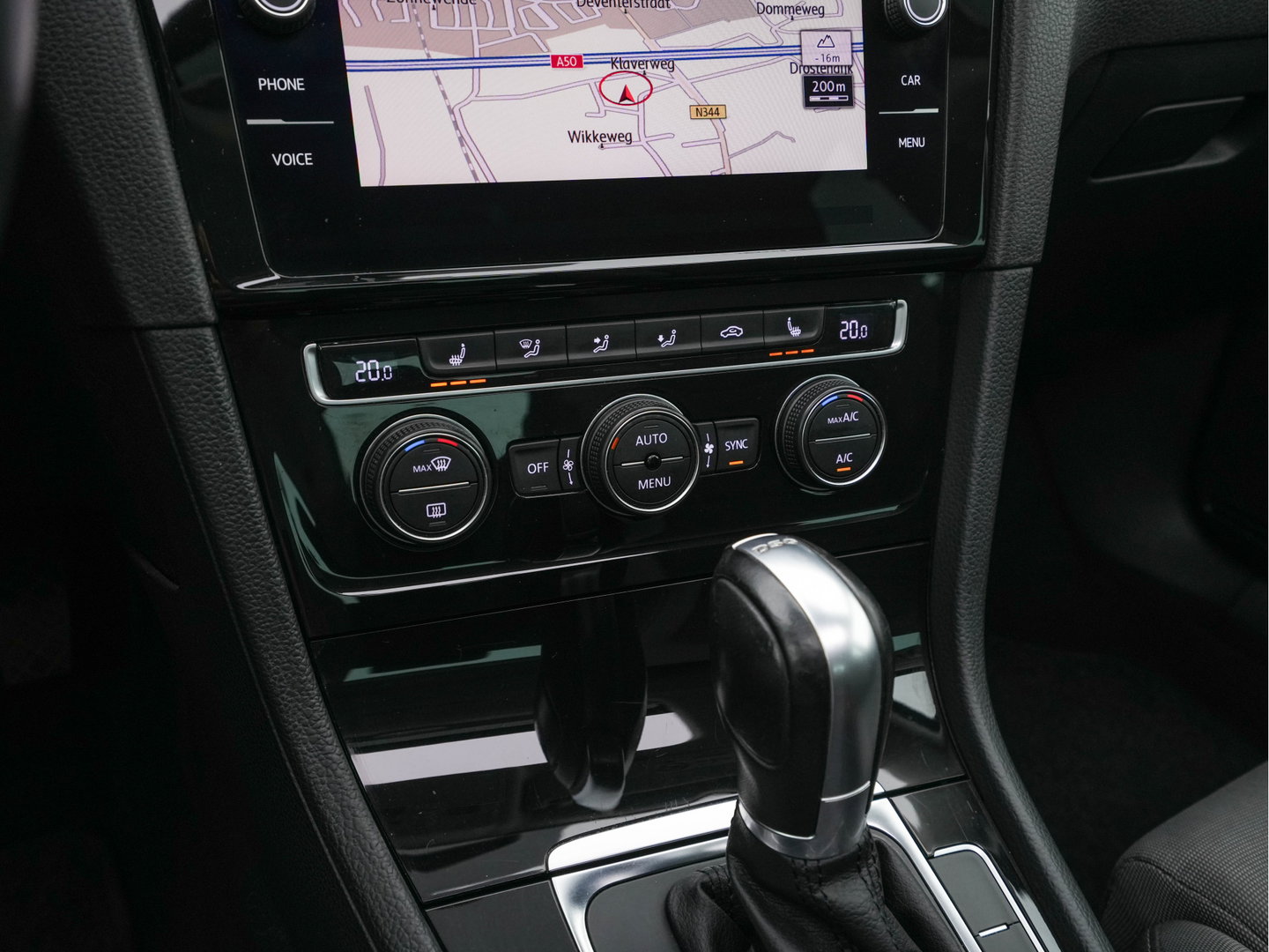 Volkswagen Golf 1.6 TDI R-Line Highline Business Aut. *PANO | MICROFIBRE | ADAPTIVE-CRUISE | DIGI-COCKPIT | HEATED-SPORTSEATS | PRIVACY-GLASS | NAVI-FULLMAP | ECC | PARKPILOT | 18''ALU*