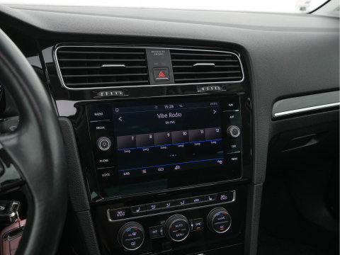 Volkswagen Golf 1.6 TDI R-Line Highline Business Aut. *PANO | MICROFIBRE | ADAPTIVE-CRUISE | DIGI-COCKPIT | HEATED-SPORTSEATS | PRIVACY-GLASS | NAVI-FULLMAP | ECC | PARKPILOT | 18''ALU*
