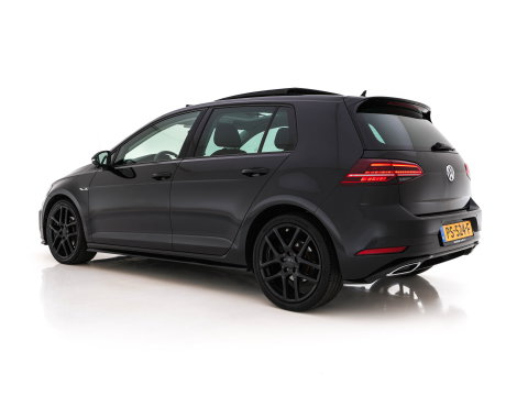 Volkswagen Golf 1.6 TDI R-Line Highline Business Aut. *PANO | MICROFIBRE | ADAPTIVE-CRUISE | DIGI-COCKPIT | HEATED-SPORTSEATS | PRIVACY-GLASS | NAVI-FULLMAP | ECC | PARKPILOT | 18''ALU*