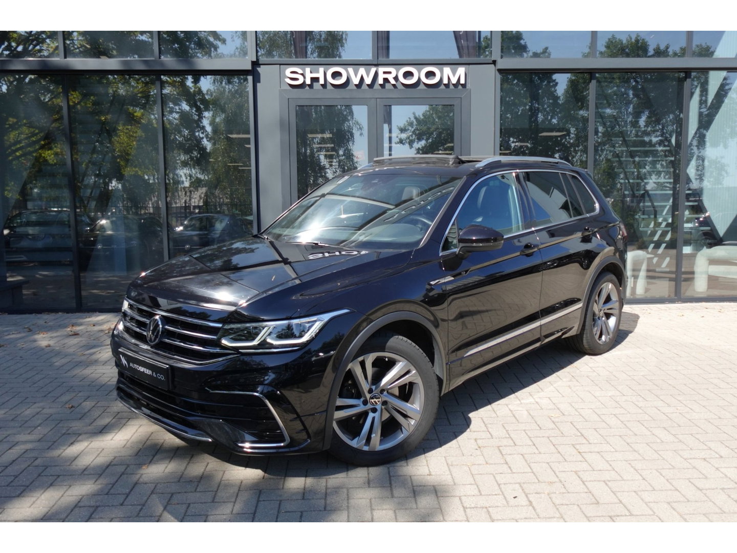 Volkswagen Tiguan 1.5 TSI R-Line PANO KEYLESS CAM