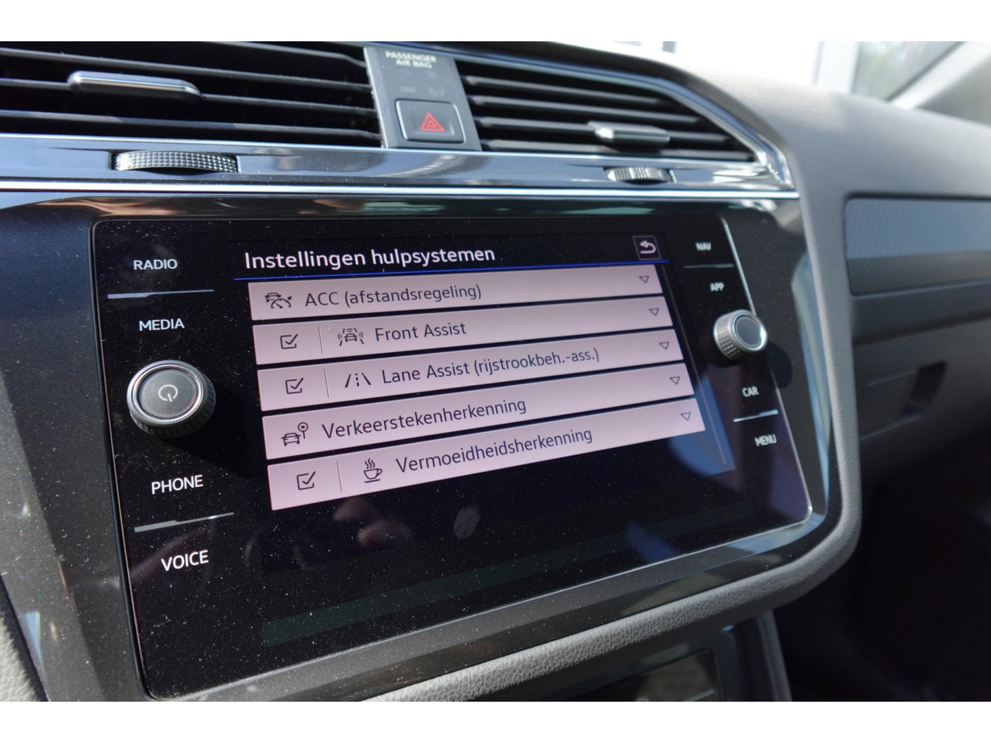 Volkswagen Tiguan 1.5 TSI R-Line PANO KEYLESS CAM