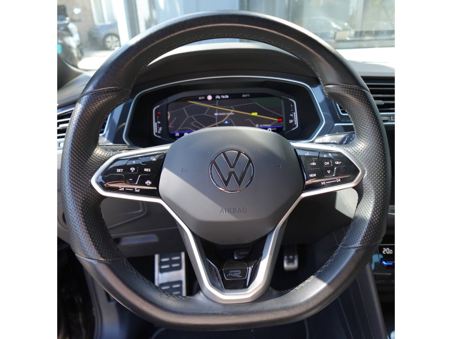 Volkswagen Tiguan 1.5 TSI R-Line PANO KEYLESS CAM