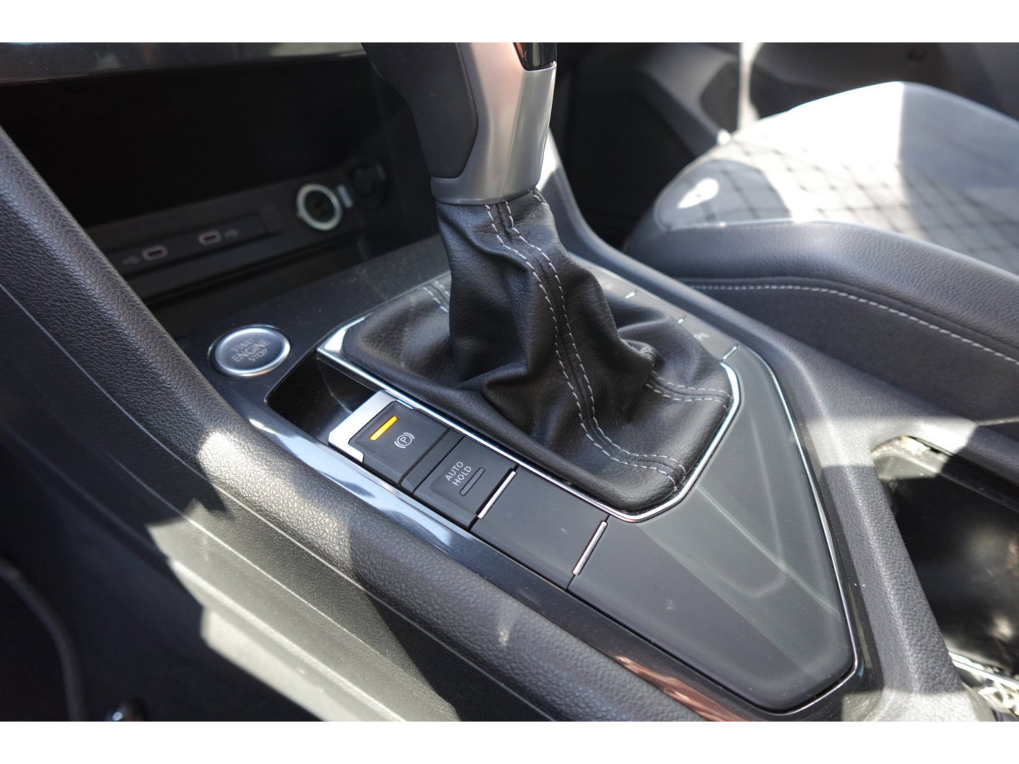 Volkswagen Tiguan 1.5 TSI R-Line PANO KEYLESS CAM