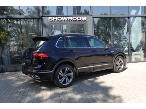 Volkswagen Tiguan 1.5 TSI R-Line PANO KEYLESS CAM