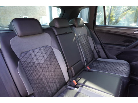 Volkswagen Tiguan 1.5 TSI R-Line PANO KEYLESS CAM