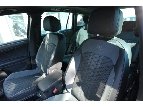 Volkswagen Tiguan 1.5 TSI R-Line PANO KEYLESS CAM