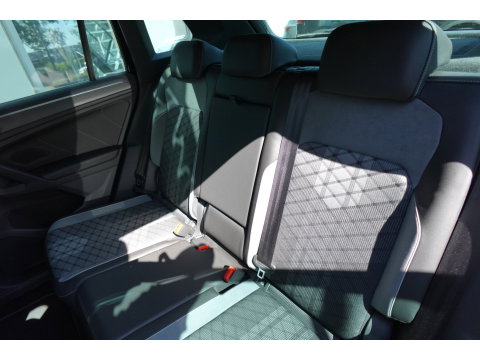 Volkswagen Tiguan 1.5 TSI R-Line PANO KEYLESS CAM