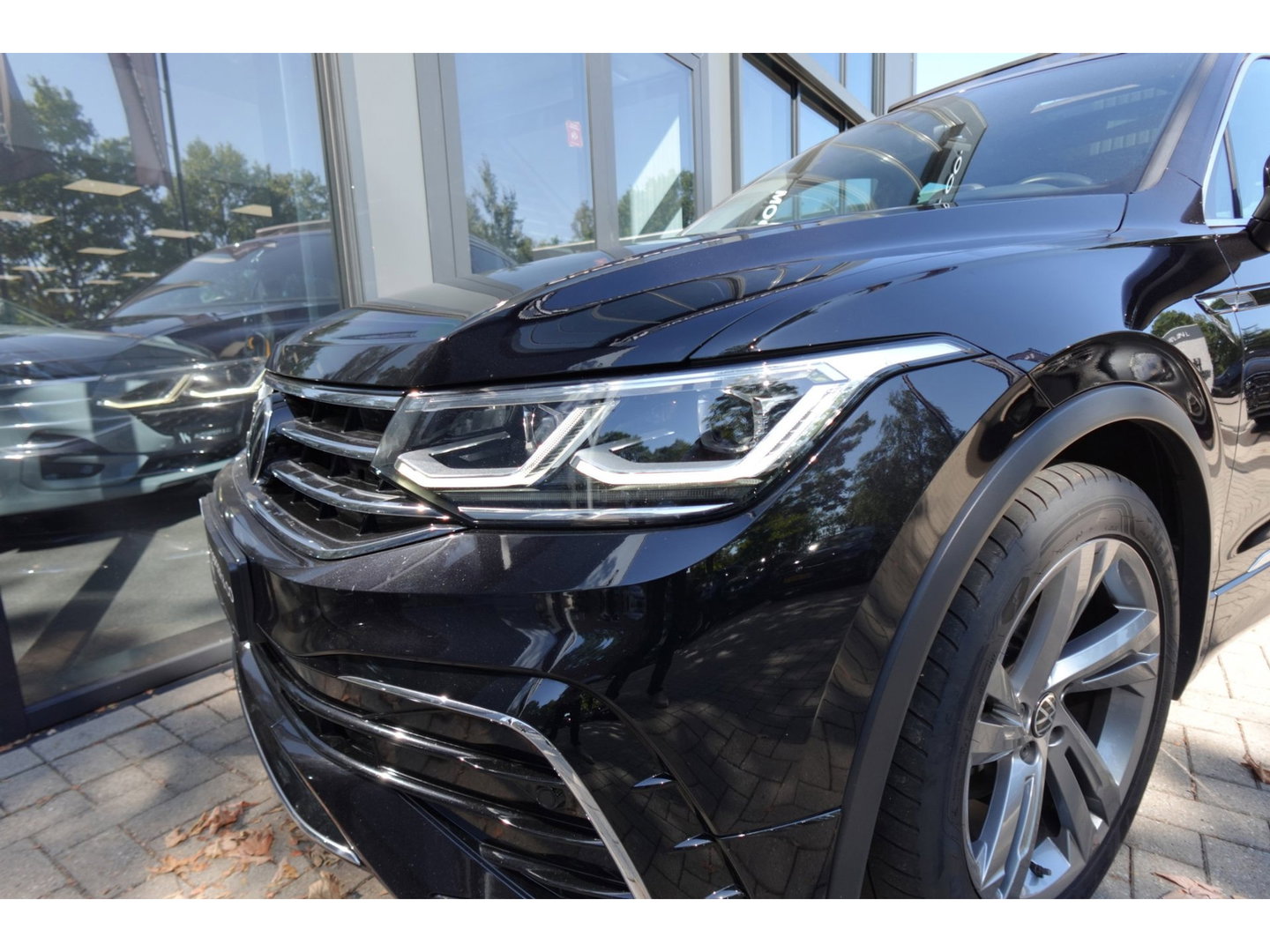 Volkswagen Tiguan 1.5 TSI R-Line PANO KEYLESS CAM