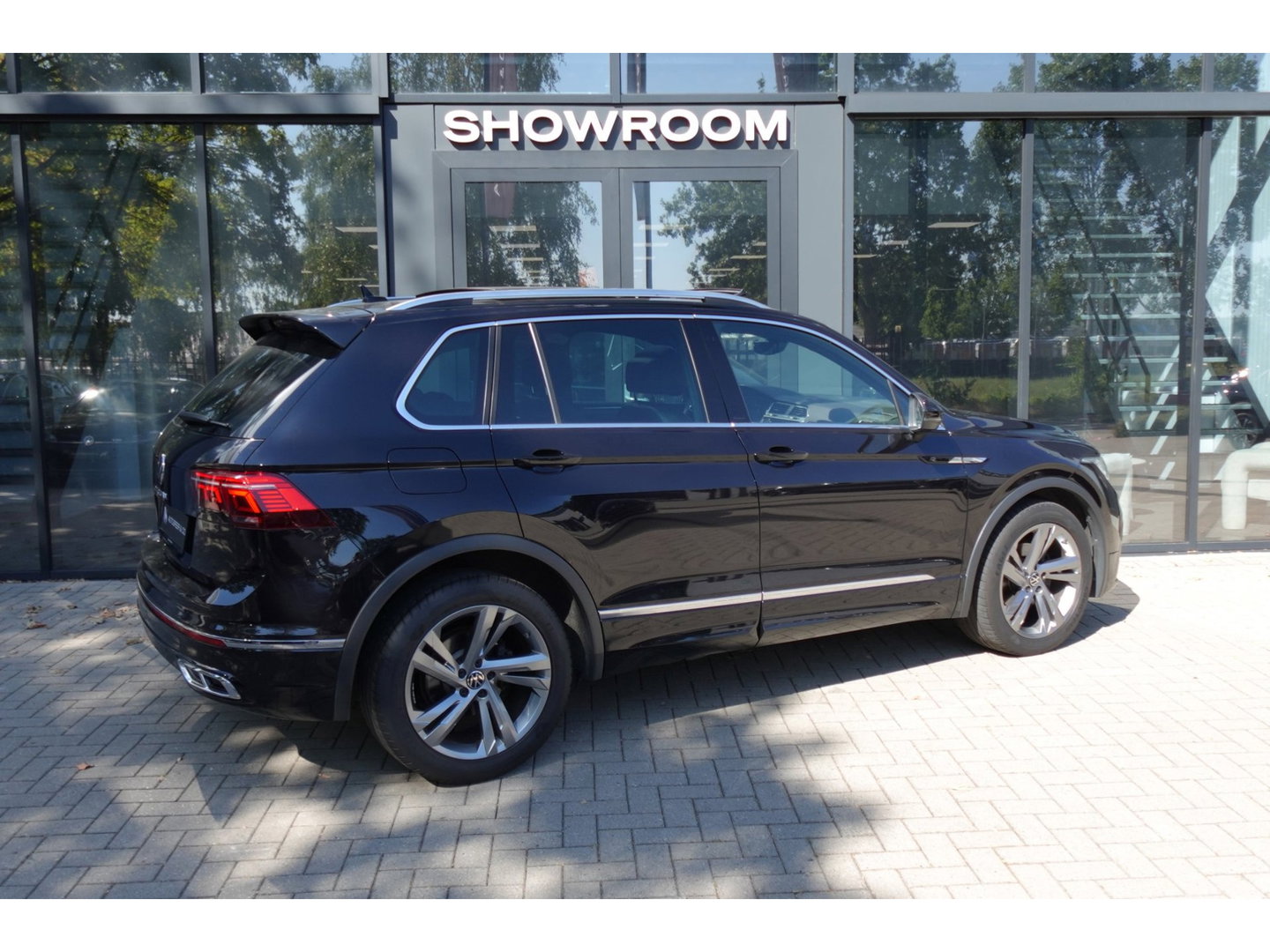 Volkswagen Tiguan 1.5 TSI R-Line PANO KEYLESS CAM
