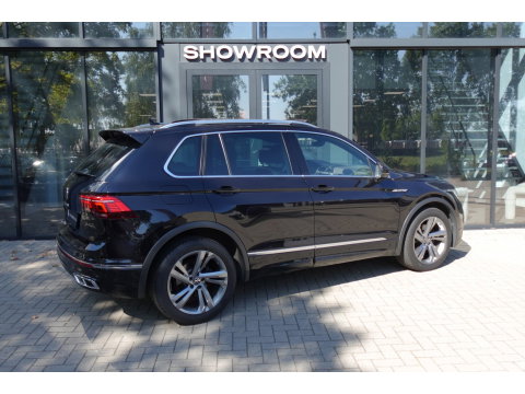 Volkswagen Tiguan 1.5 TSI R-Line PANO KEYLESS CAM