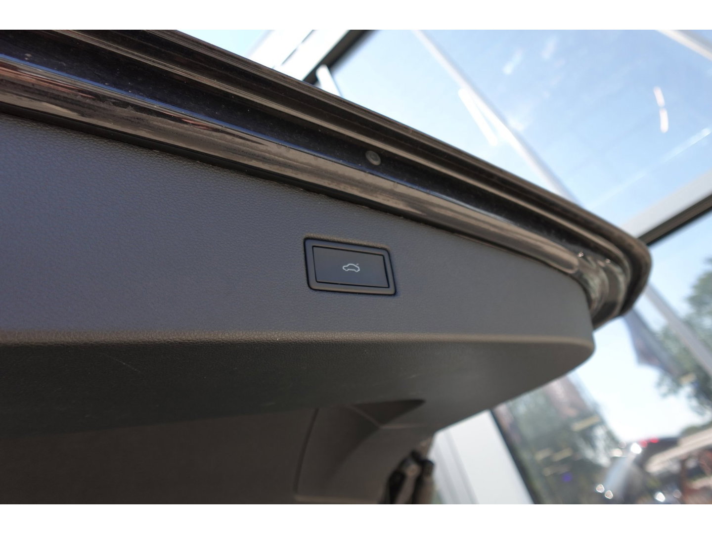 Volkswagen Tiguan 1.5 TSI R-Line PANO KEYLESS CAM