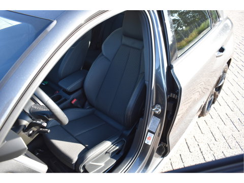 Audi A3 Sportback 35 TFSI edition one 3x S-Line 150pk | Stoelverwarming | Camera | Virtual Cockpit | DAB | Carplay/Android | Full LED