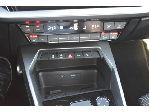 Audi A3 Sportback 35 TFSI edition one 3x S-Line 150pk | Stoelverwarming | Camera | Virtual Cockpit | DAB | Carplay/Android | Full LED