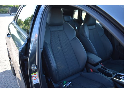 Audi A3 Sportback 35 TFSI edition one 3x S-Line 150pk | Stoelverwarming | Camera | Virtual Cockpit | DAB | Carplay/Android | Full LED