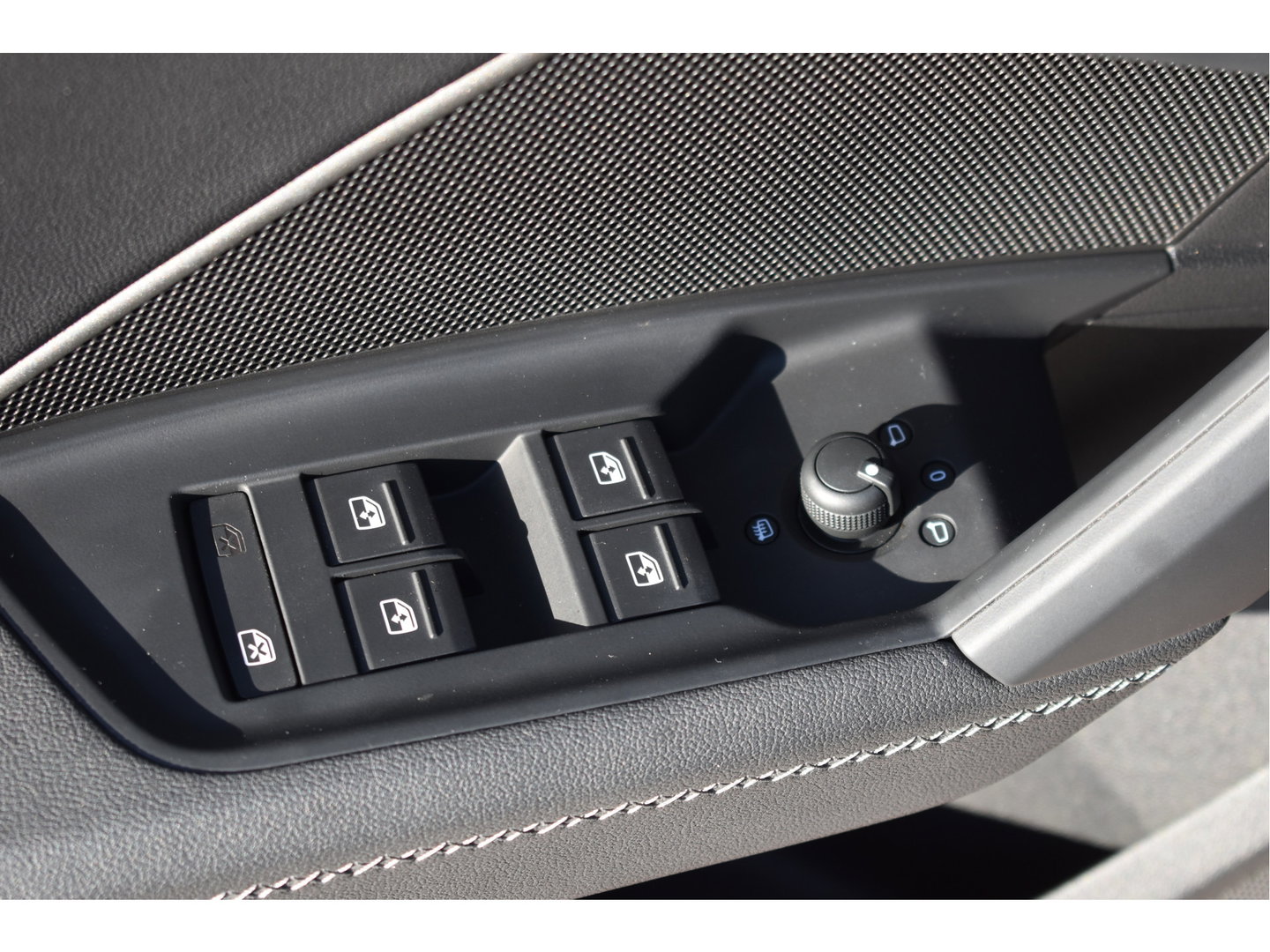 Audi A3 Sportback 35 TFSI edition one 3x S-Line 150pk | Stoelverwarming | Camera | Virtual Cockpit | DAB | Carplay/Android | Full LED
