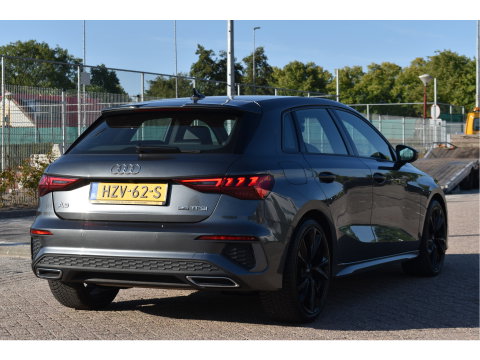 Audi A3 Sportback 35 TFSI edition one 3x S-Line 150pk | Stoelverwarming | Camera | Virtual Cockpit | DAB | Carplay/Android | Full LED
