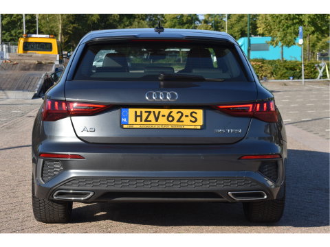 Audi A3 Sportback 35 TFSI edition one 3x S-Line 150pk | Stoelverwarming | Camera | Virtual Cockpit | DAB | Carplay/Android | Full LED