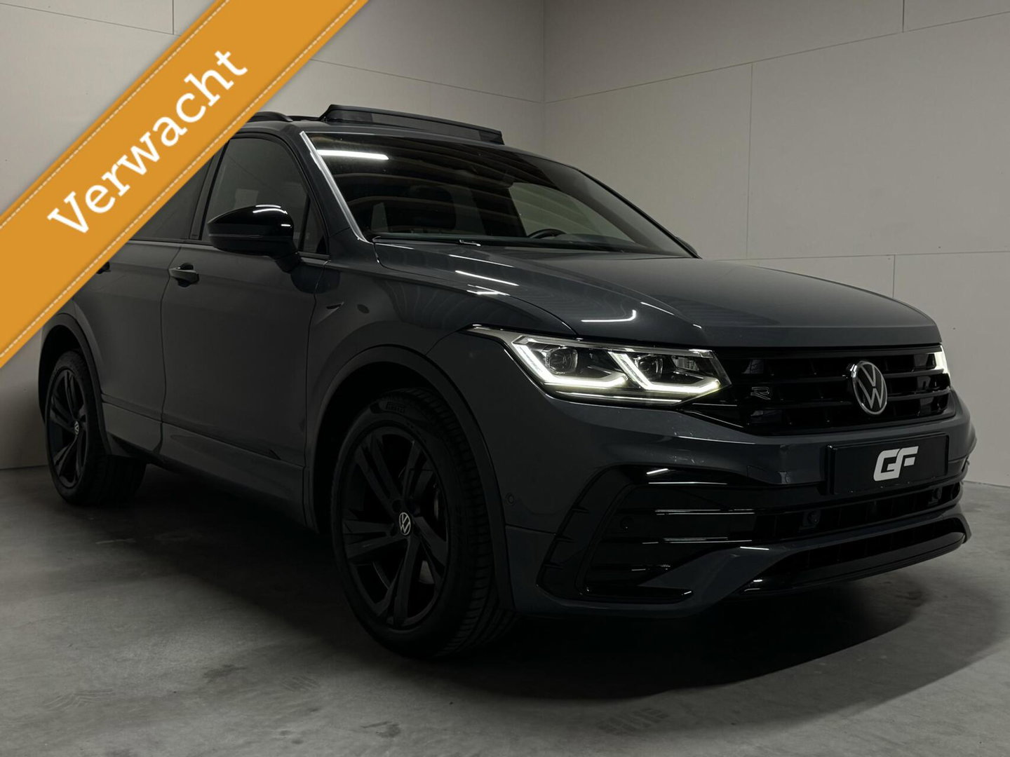 Volkswagen Tiguan 1.4 TSI eHybrid Black Style R-Line Pano Sfeer Camera NAP