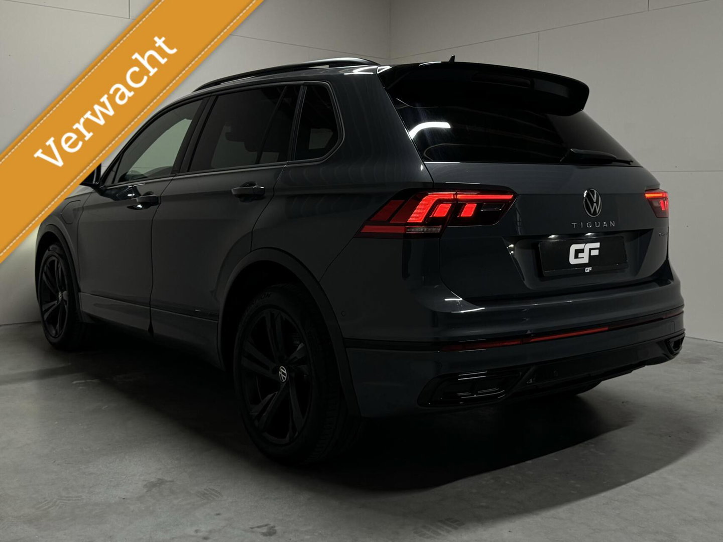 Volkswagen Tiguan 1.4 TSI eHybrid Black Style R-Line Pano Sfeer Camera NAP