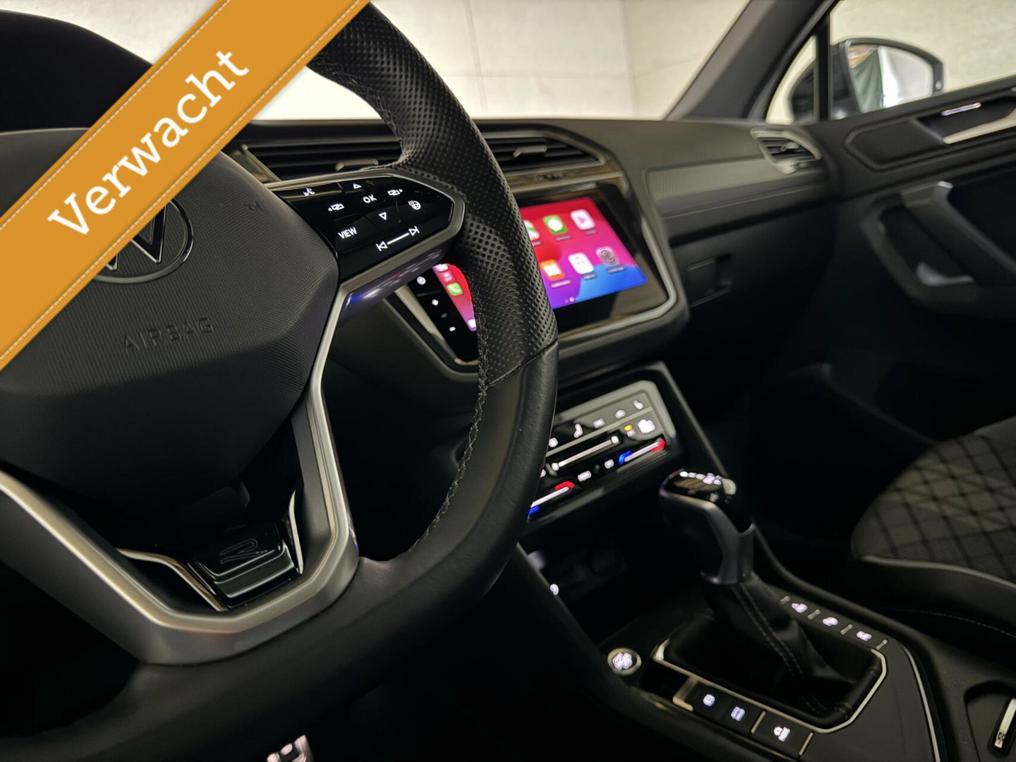 Volkswagen Tiguan 1.4 TSI eHybrid Black Style R-Line Pano Sfeer Camera NAP