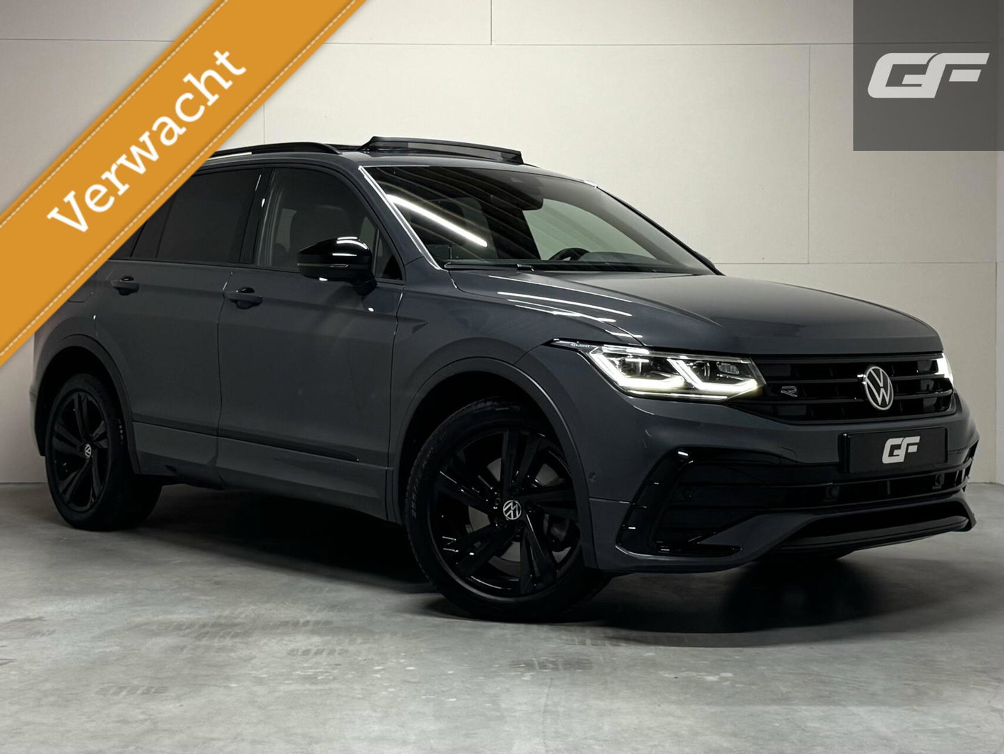 Volkswagen Tiguan 1.4 TSI eHybrid Black Style R-Line Pano Sfeer Camera NAP